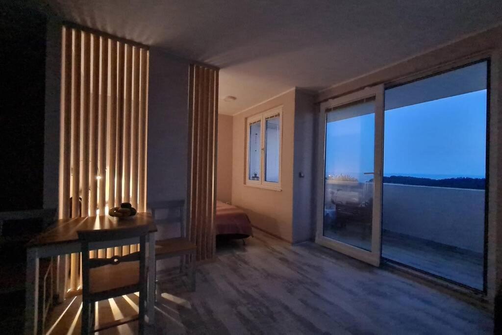 Lacroma Apartment